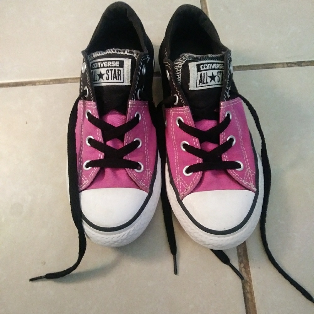 Girls Converse size 1.5y